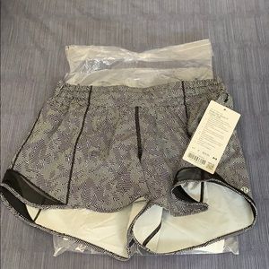 Lululemon Hotty Hot Short 4” - SeaWheeze 2020